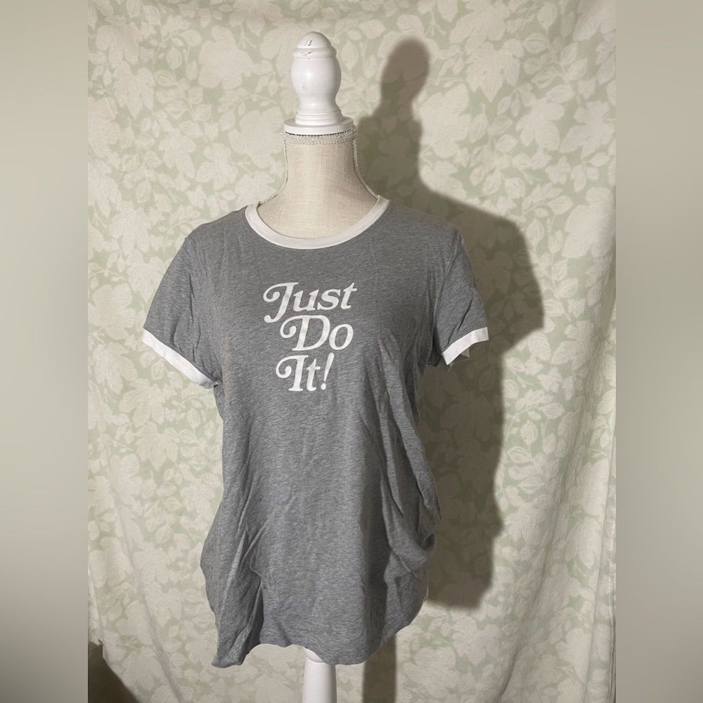 Nike Just Do It! Collar and Sleeve Outlined Tee